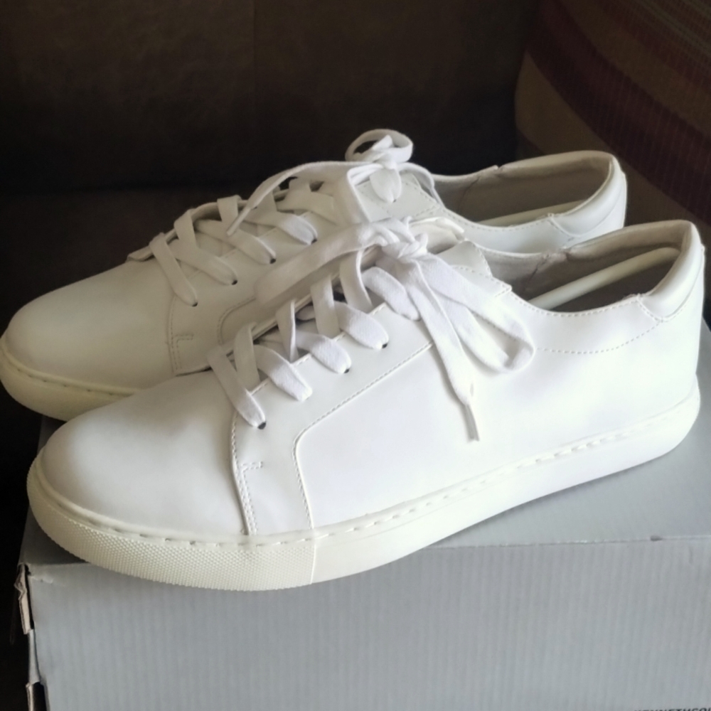 Women's size 10 Kenneth Cole bone colored shoes